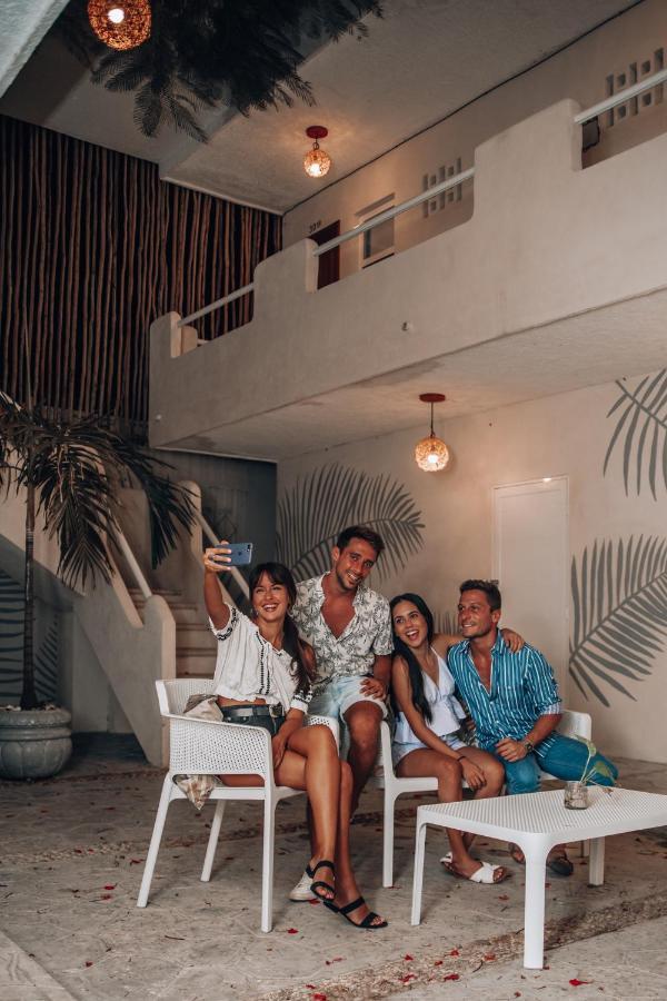 Ahava Hotel Playa del Carmen Bagian luar foto