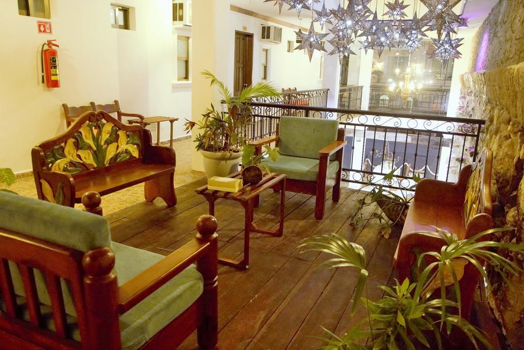 Ahava Hotel Playa del Carmen Bagian luar foto